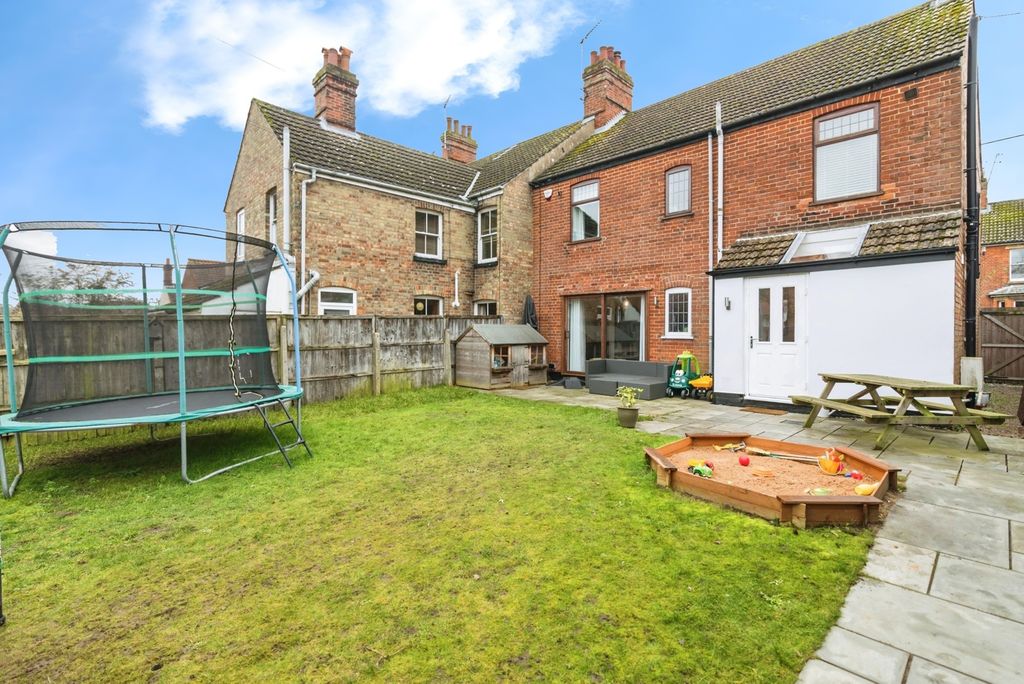 Property photo 2 of 20 Rear