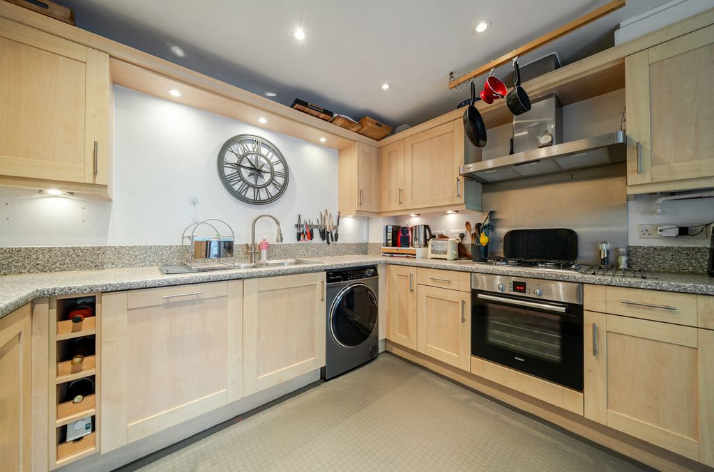 Property photo 3 of 20 1478379-7-6A3Eb10...
