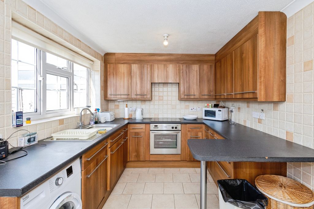Property photo 3 of 15 Kitchen