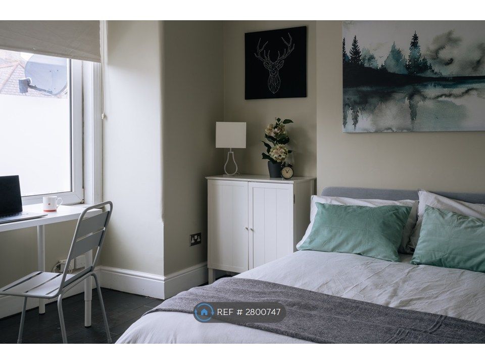 Property photo 3 of 17 Bedroom 2