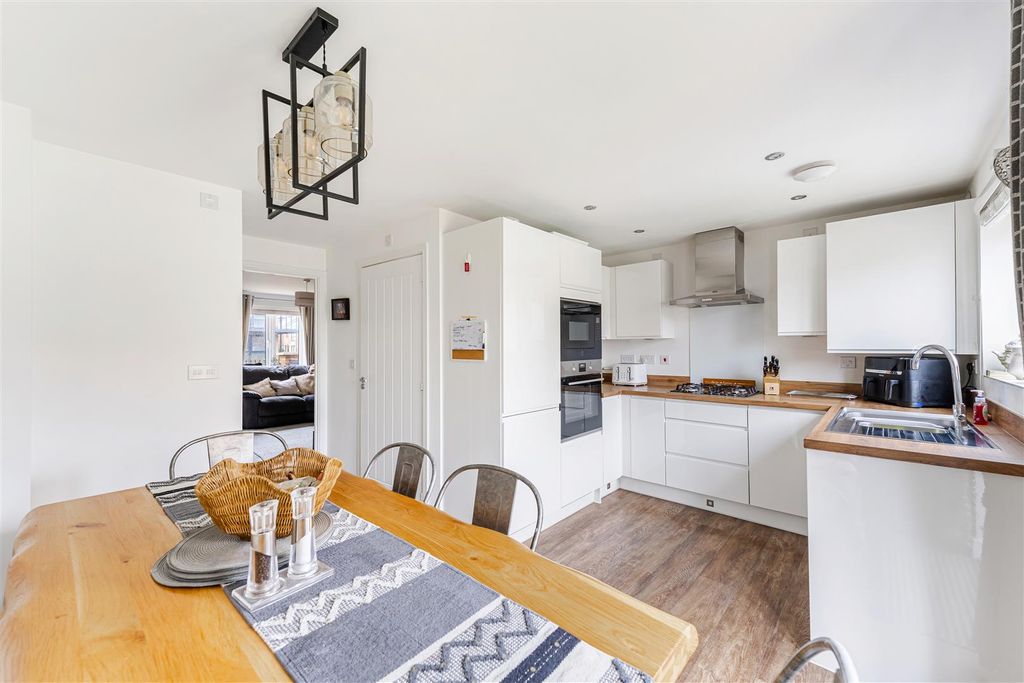 Property photo 2 of 20 Kitchen/Diner