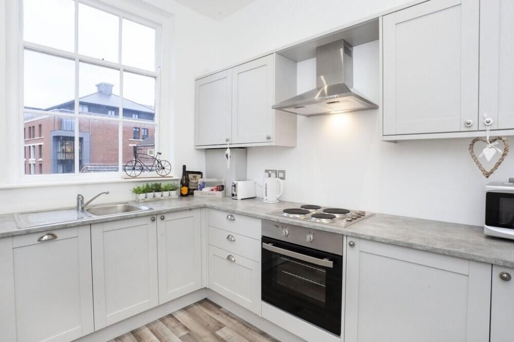 Property photo 3 of 11 Kitchen
