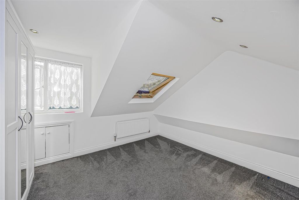 Property photo 1 of 20 123 Huxley Road-1.Jpg
