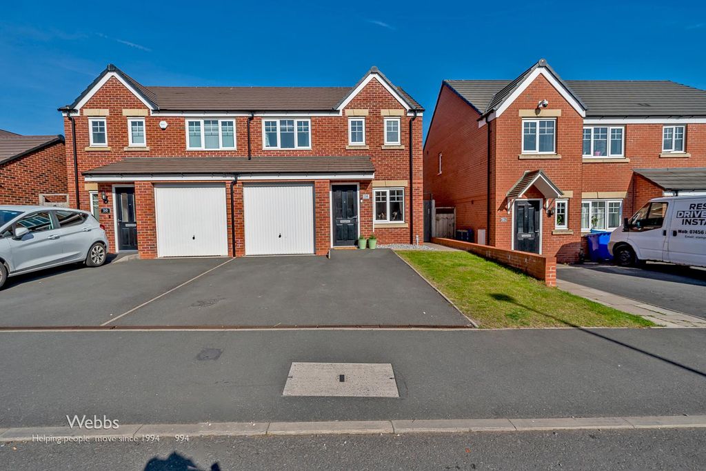 Property photo 1 of 21 Â© Webbs Estate Agents Â© (91 Of 93).Jpg
