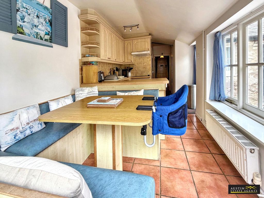 Property photo 2 of 15 Kitchen