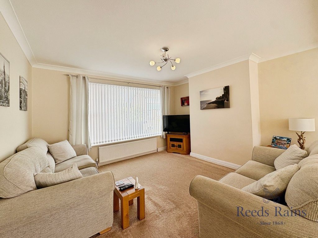 Property photo 3 of 17 Picture No. 12