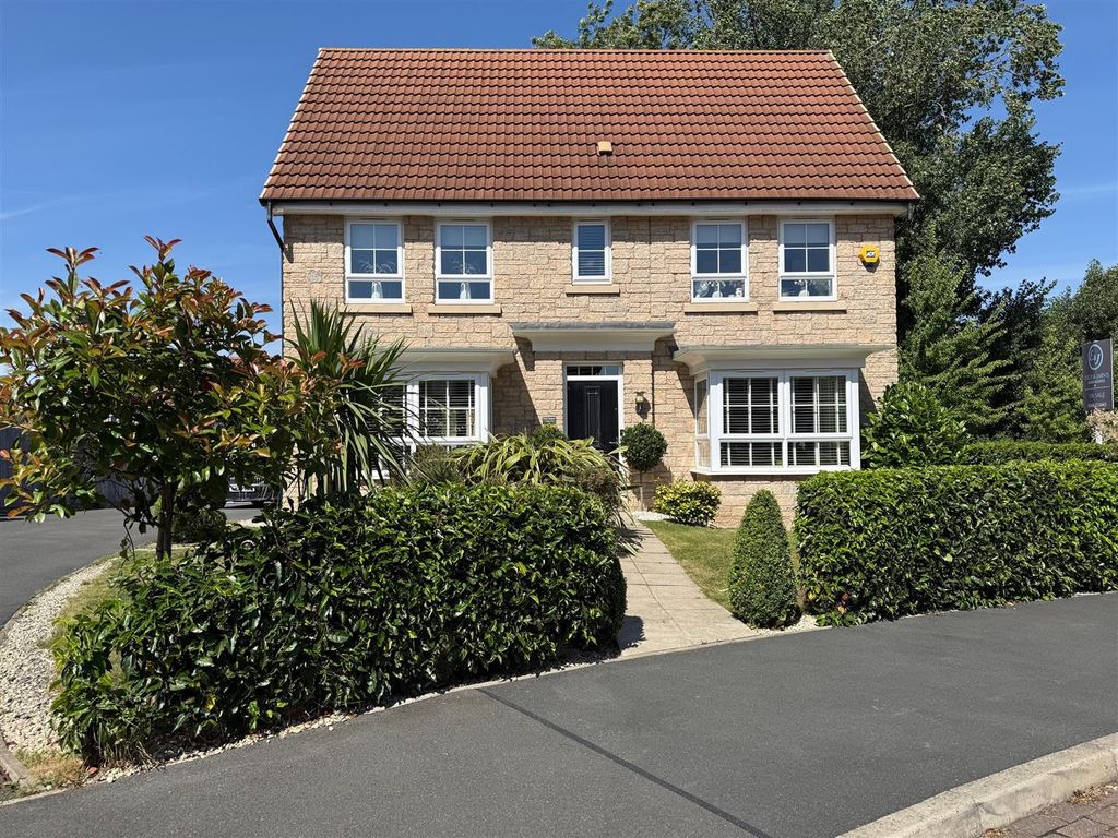Property photo 1 of 40 Piccadilly 3.Jpg