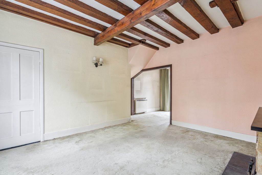 Property photo 3 of 12