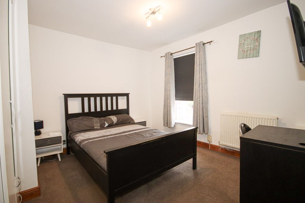 Property photo 2 of 10 Bedroom Two