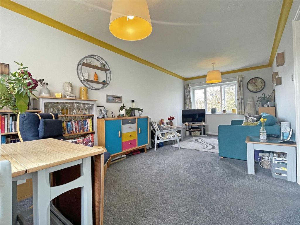Property photo 1 of 11 L.Jpg