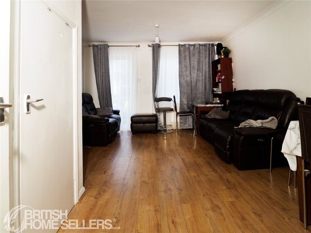 Property photo 3 of 13 Picture No. 11