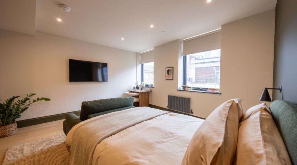 Property photo 1 of 20 Bedroom