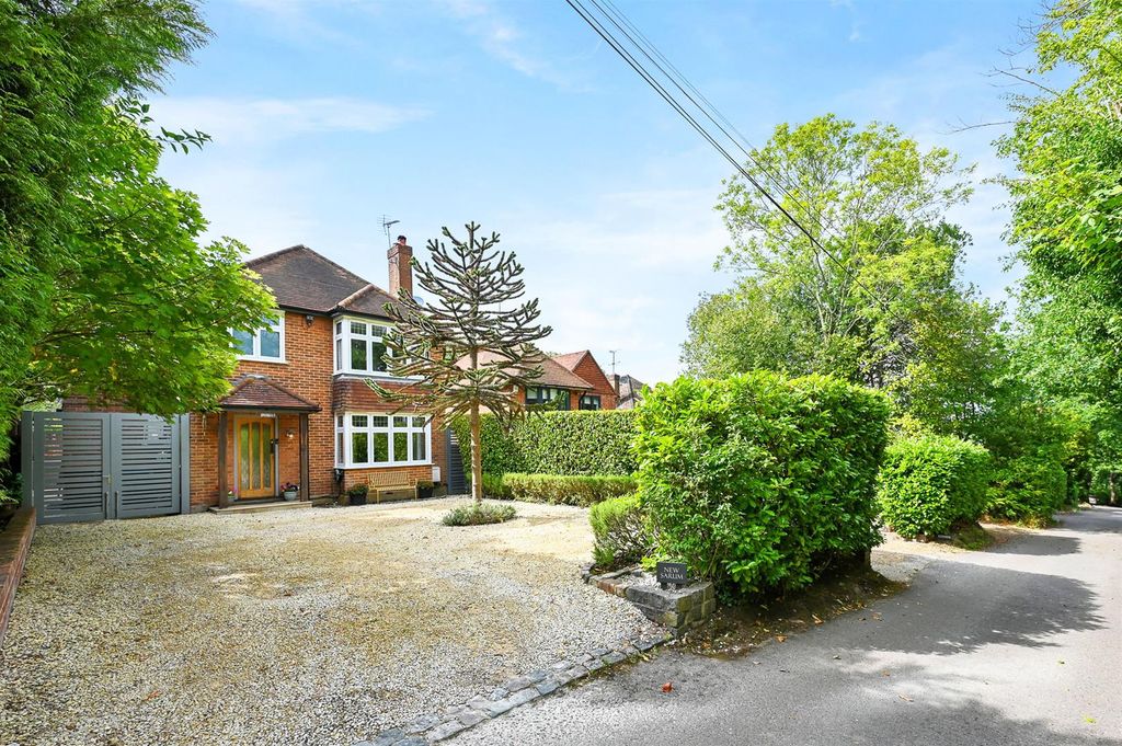 Property photo 1 of 17 Street Scene.E.Jpeg