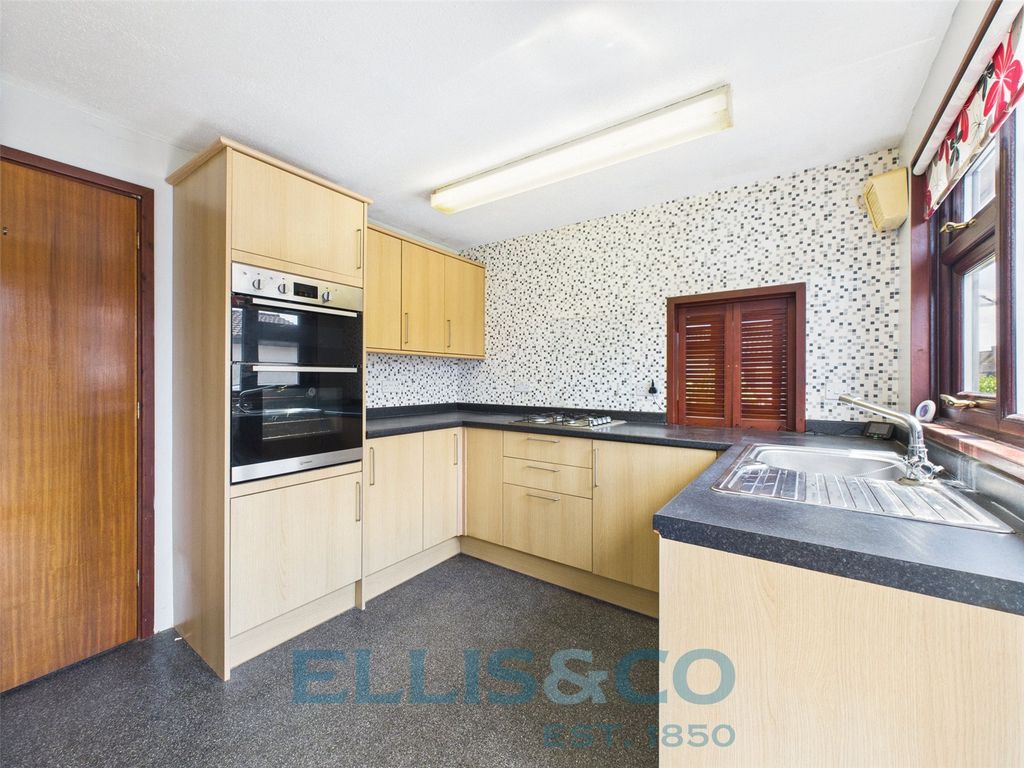 Property photo 2 of 13 Picture No. 59