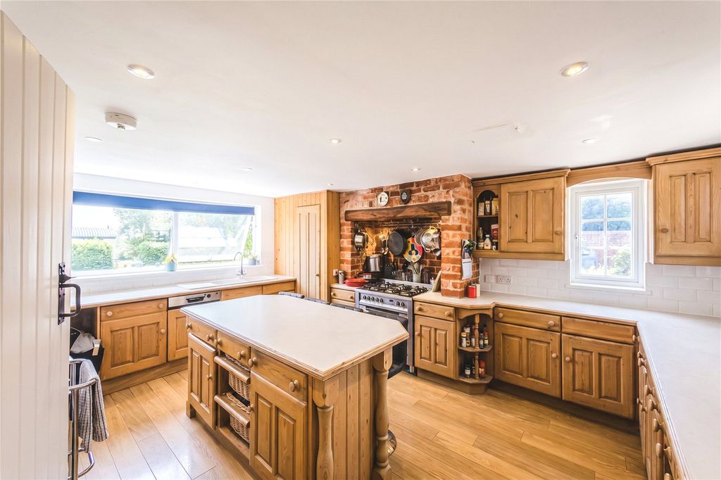 Property photo 3 of 41 Picture No. 08