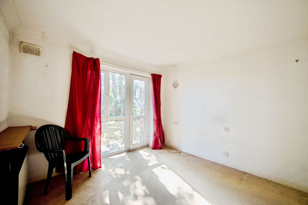 Property photo 3 of 15 Photo