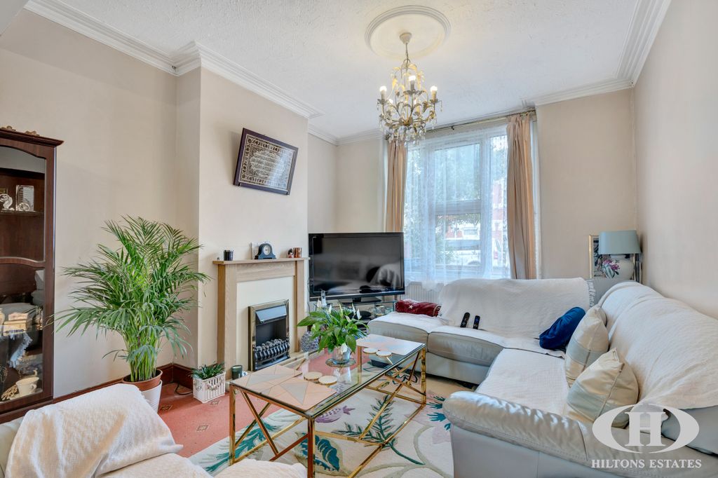 Property photo 2 of 14