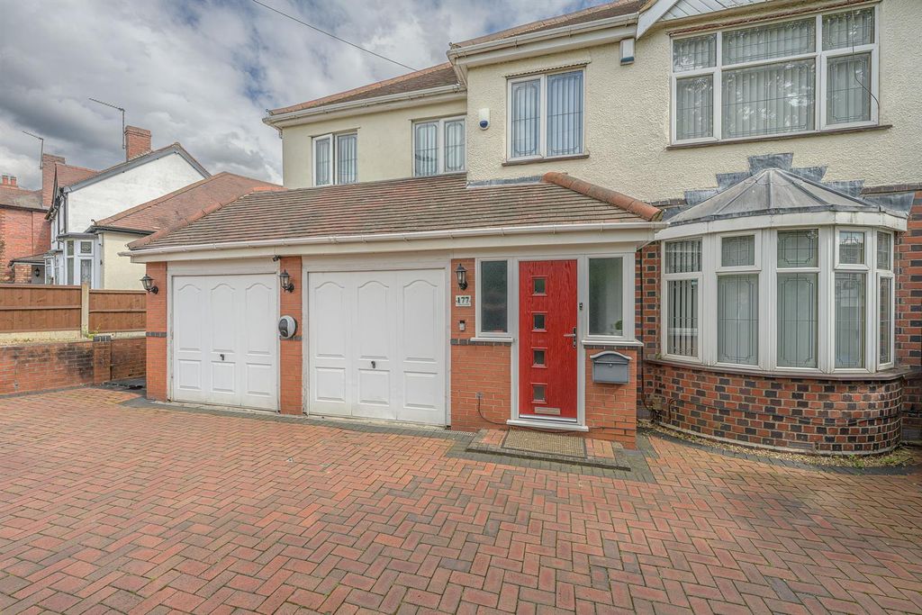 Additional image 37 of 4 bed semi-detached house for saleAmblecote Road, Brierley Hill DY5