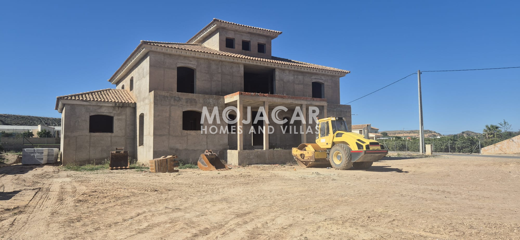 Property photo 2 of 35