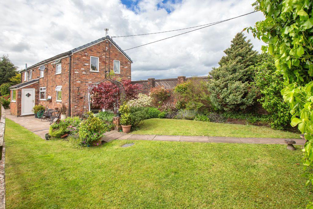 Property photo 1 of 33 Photo 25