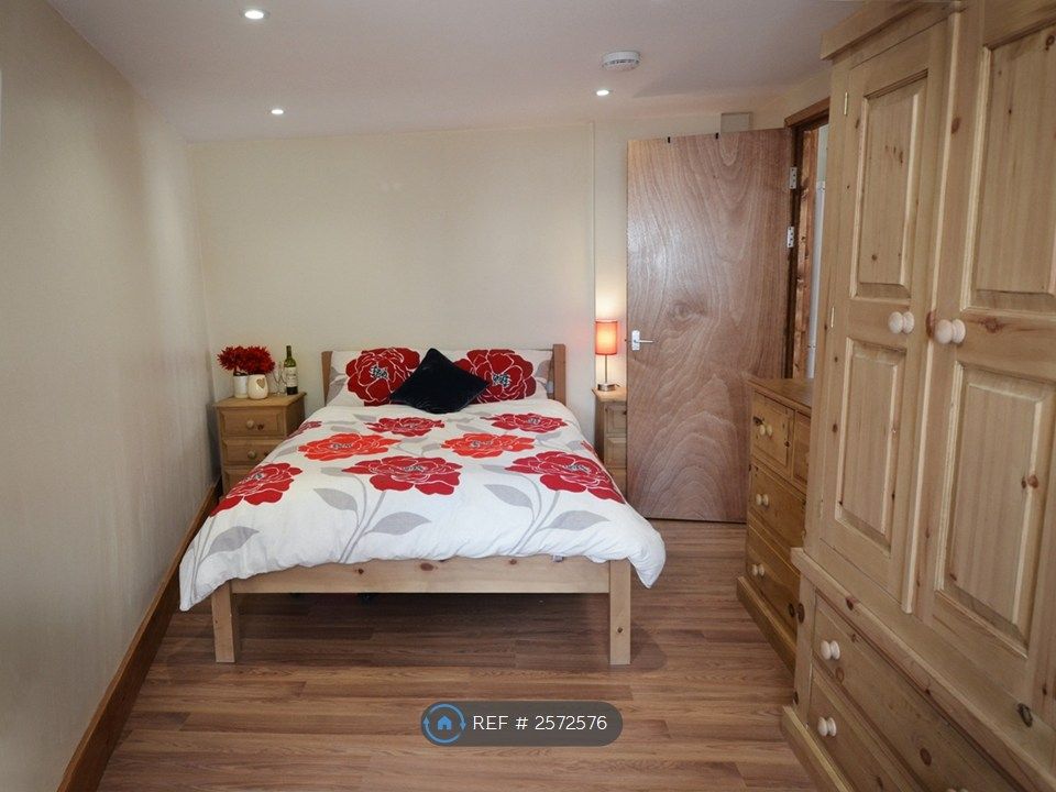 Property photo 3 of 7 Bedroom
