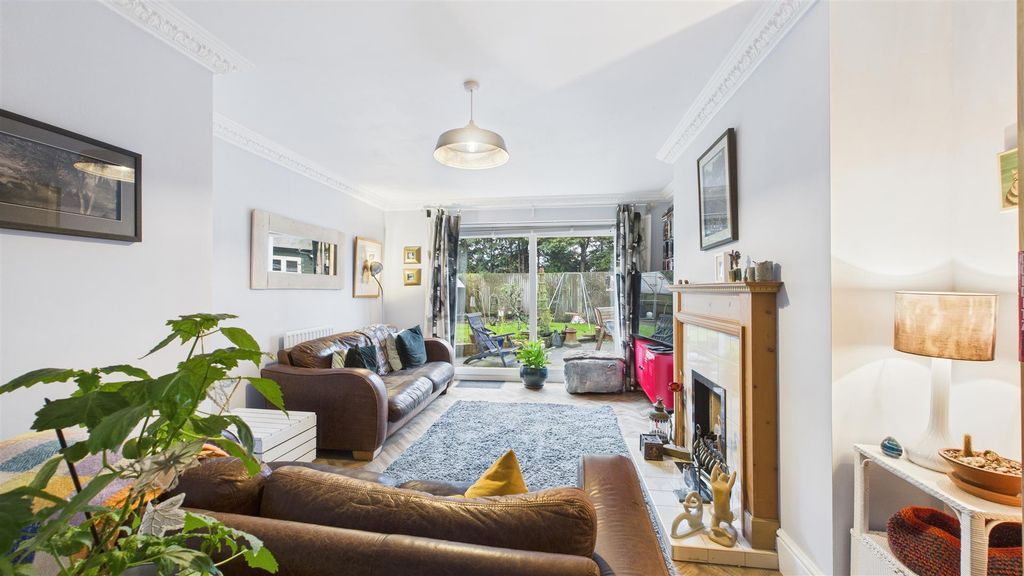 Property photo 2 of 30 Cam05101G0-Pr0109-Still031.Jpg