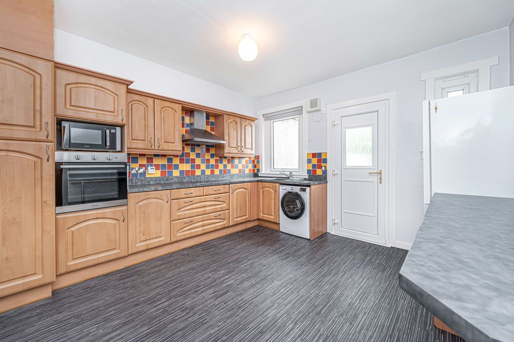 Property photo 2 of 19 Dining Kitchen