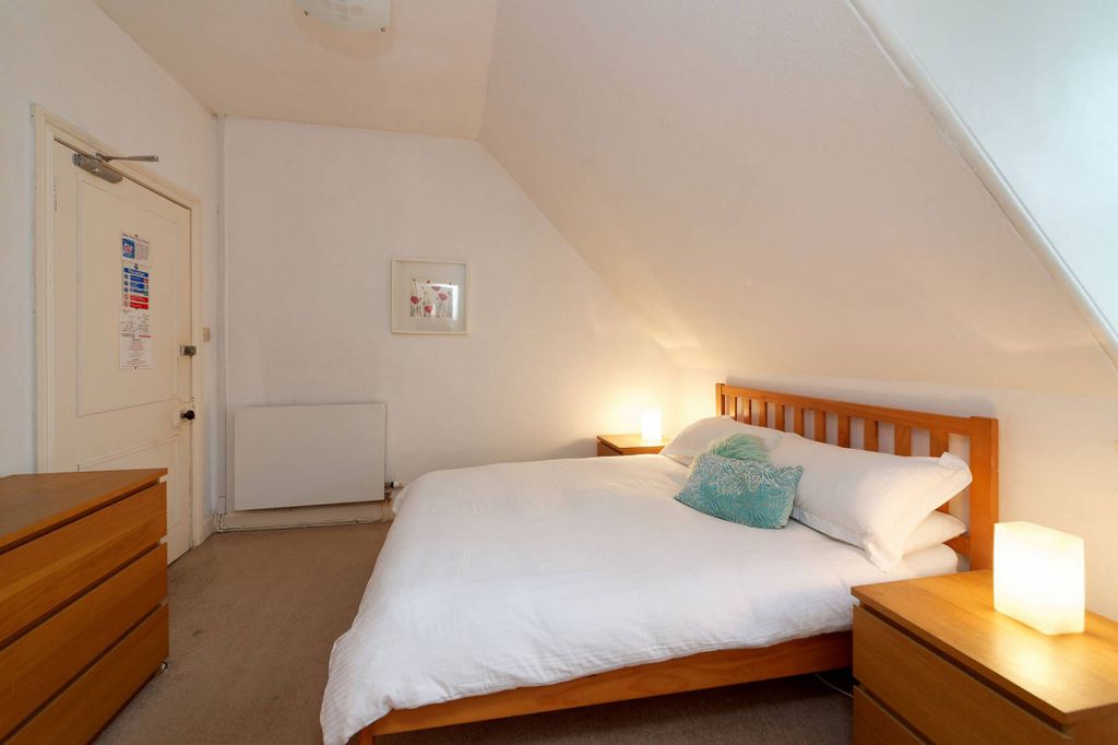 Property photo 3 of 28