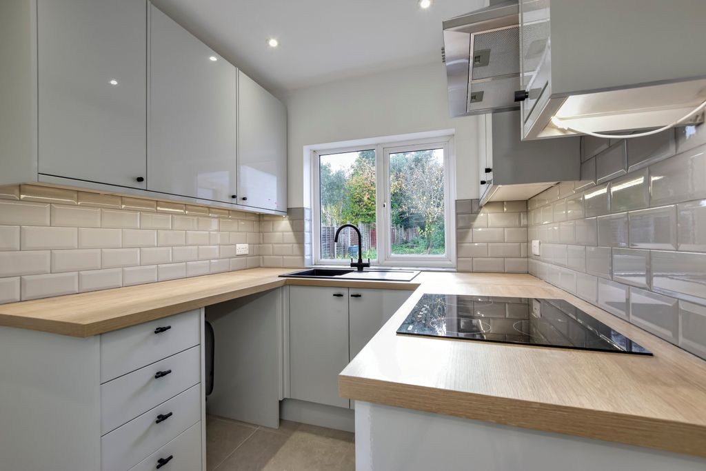 Property photo 2 of 17 Dsc_0976-Dsc_0977