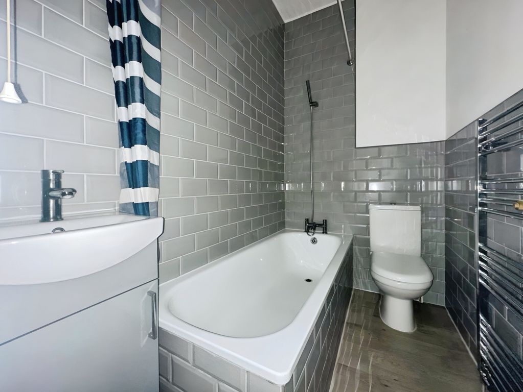 Property photo 3 of 4 Bathroom