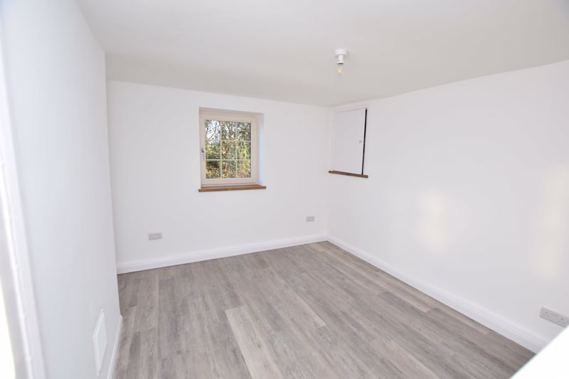 Property photo 2 of 7 Photo 11