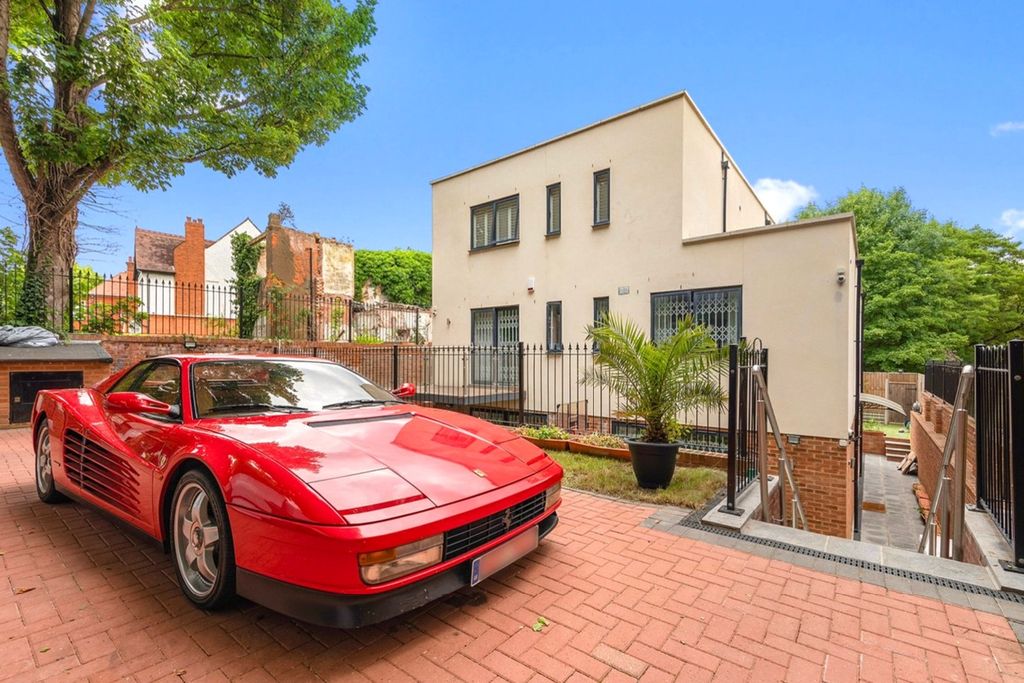 Property photo 1 of 16
