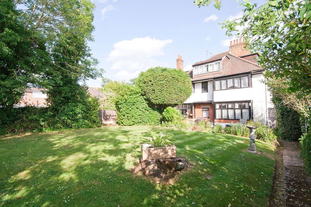 Property photo 2 of 11