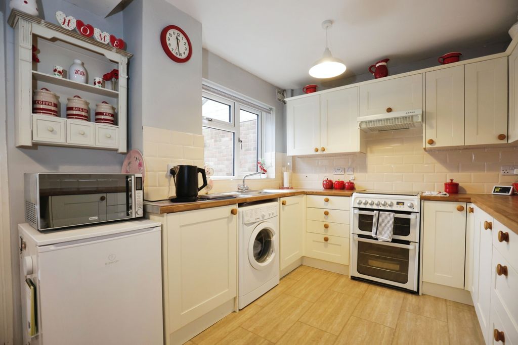 Property photo 3 of 15