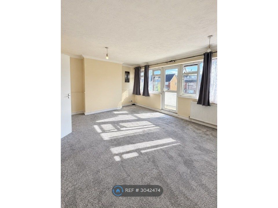 Property photo 1 of 10 Livinr Room