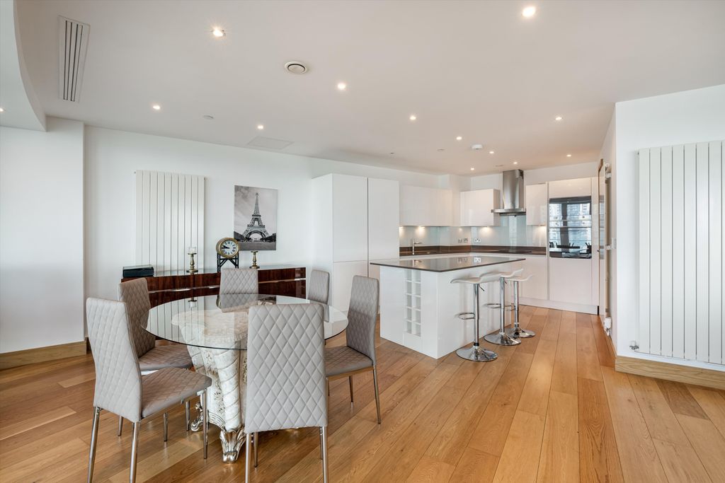 Property photo 2 of 12 Image