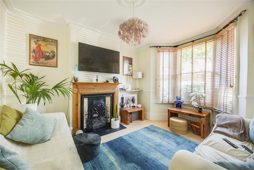 Property photo 2 of 17 Sitting Room