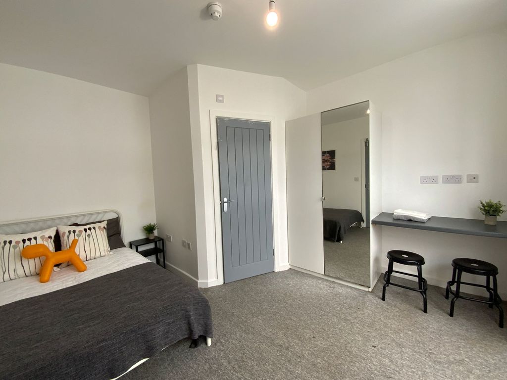 Property photo 2 of 7 Bedroom 1 En-Suite