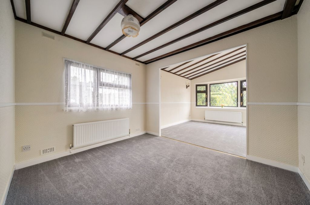 Property photo 2 of 14 60-6A6B5Ae58d0Bb-1500649-19Fb34A7Af773-15-60