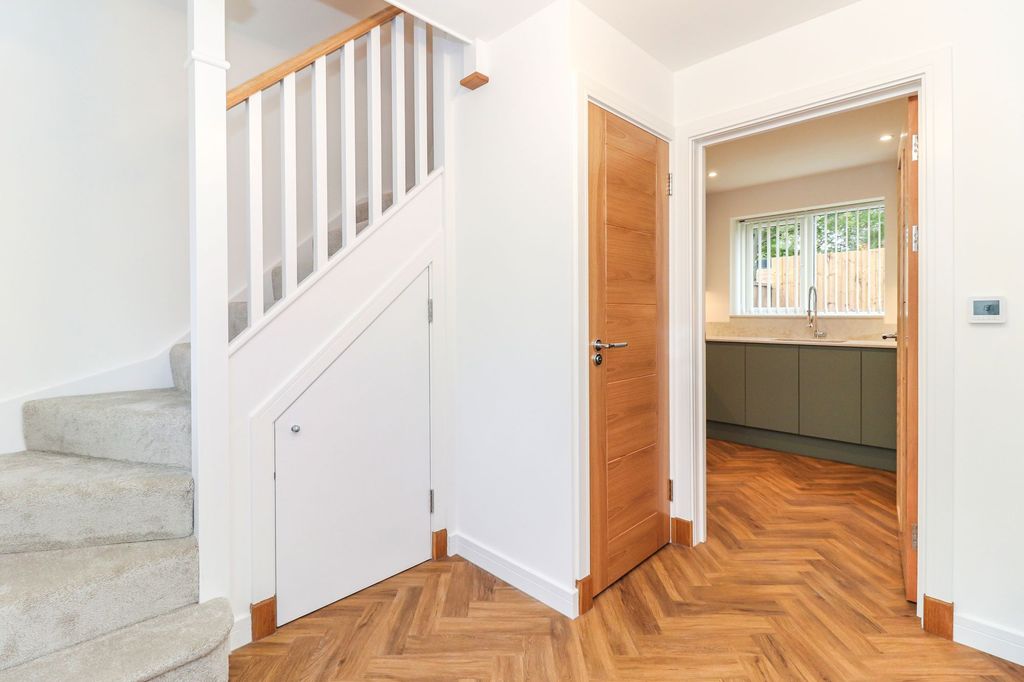 Additional image 7 of 3 bed semi-detached house for saleParnell Close, Abbots Langley WD5