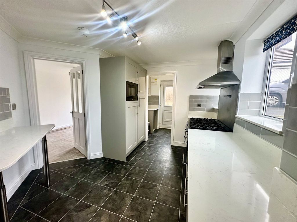 Property photo 3 of 13 Picture No. 17