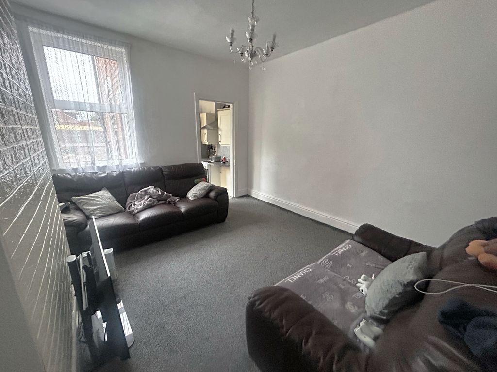 Property photo 2 of 10 9F67D907-Bbea-48F7-8Ad0-Bfadf6Fdbb7A.Jpg