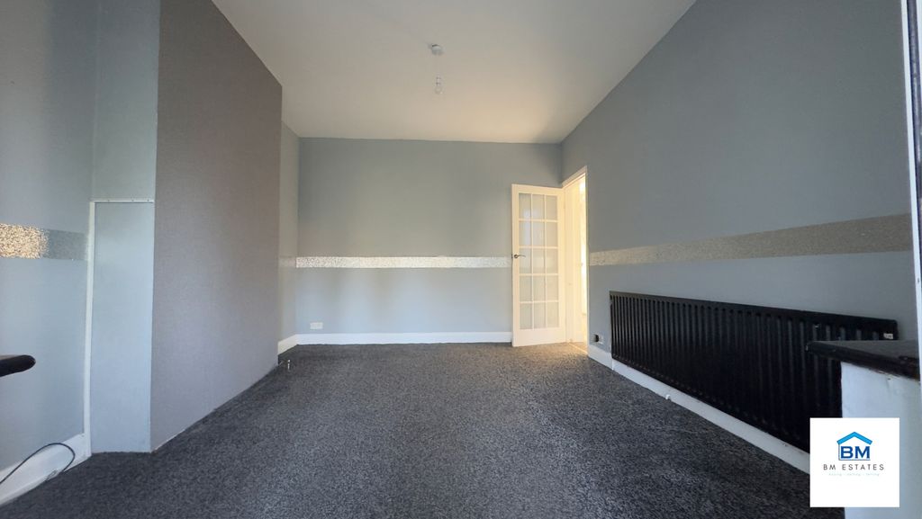 Property photo 3 of 10 Photo 8