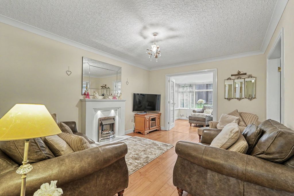 Property photo 2 of 33