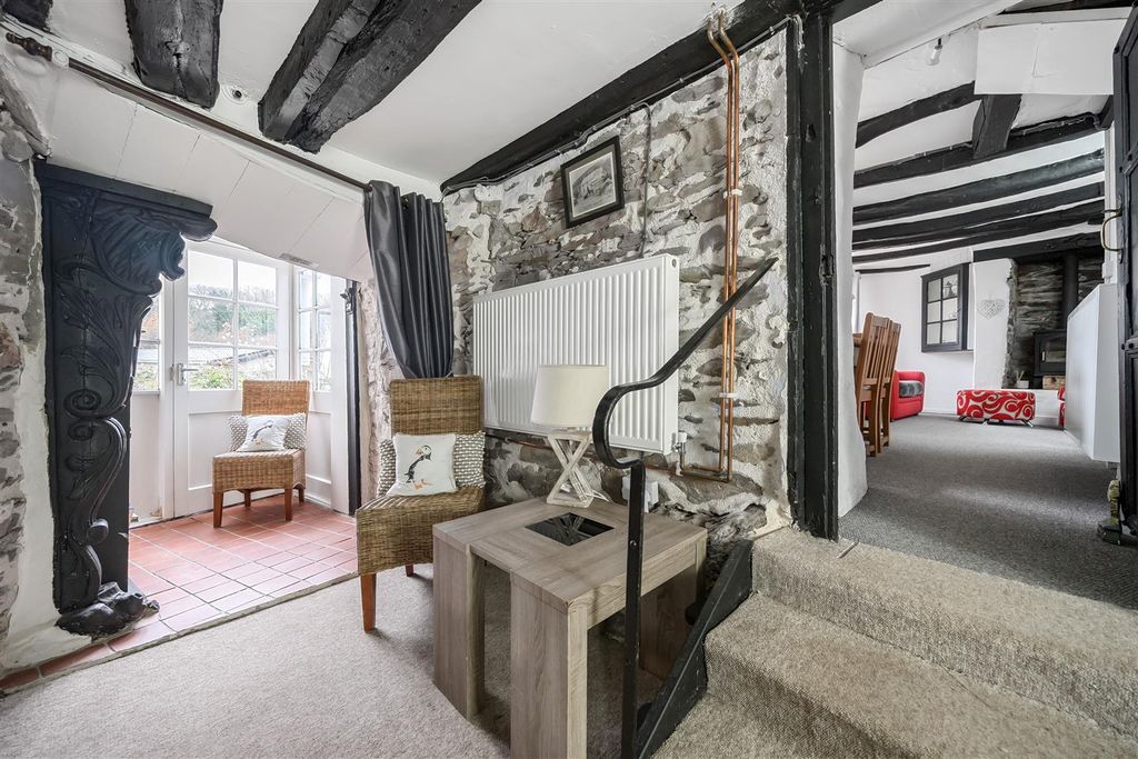 Property photo 3 of 42 Sitting Room