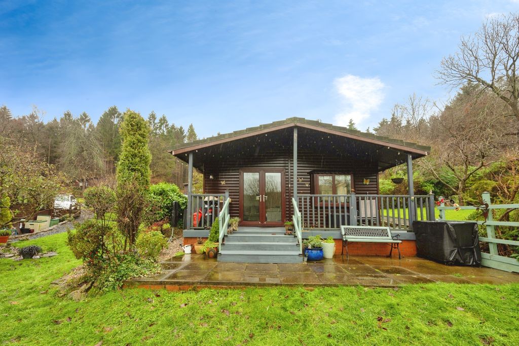 Property photo 1 of 16 Front View