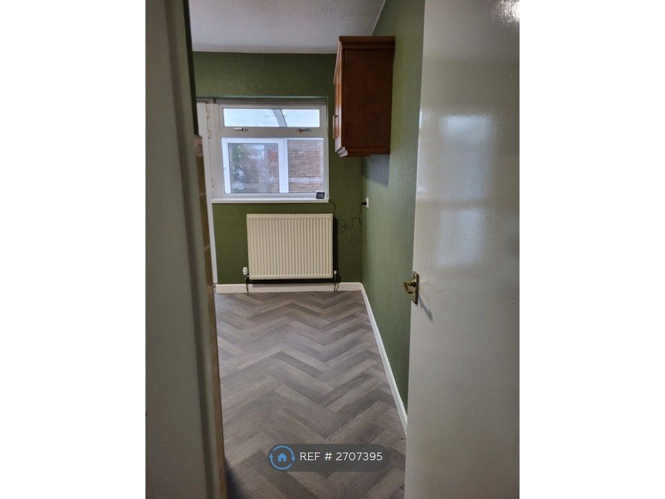 Property photo 3 of 27