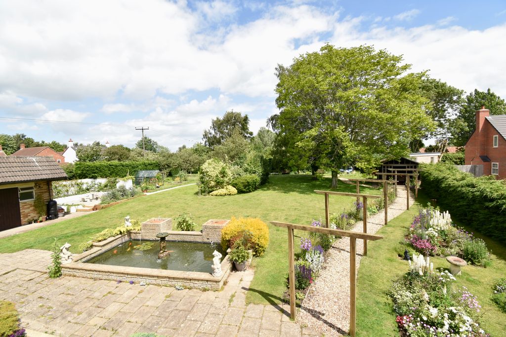Property photo 3 of 34