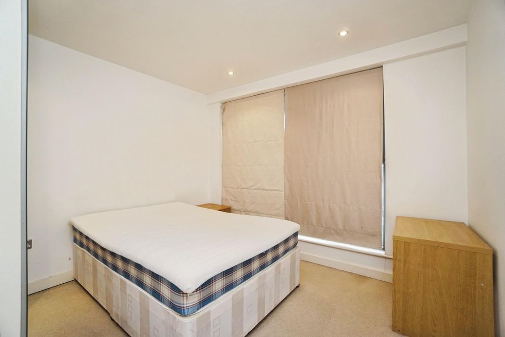 Property photo 3 of 16 Bedroom