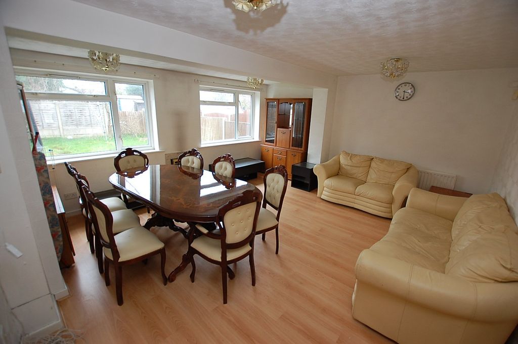 Property photo 2 of 15 Picture No. 19